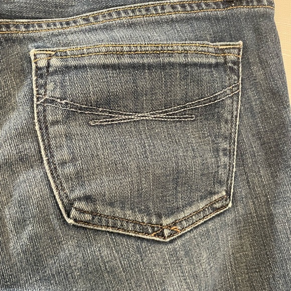 Gap 29/8 Long with vintage frayed on bottom - Picture 2 of 7